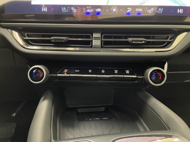 Photo of 2025 Black Chevrolet Equinox EV