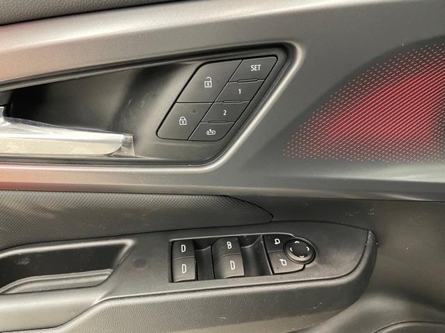 Photo of 2025 Black Chevrolet Equinox EV
