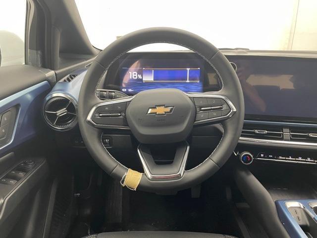 Photo of 2025 Summit White Chevrolet Equinox EV