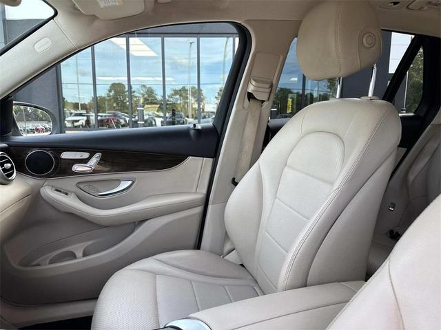 Photo of 2017 White Mercedes-Benz GLC 300