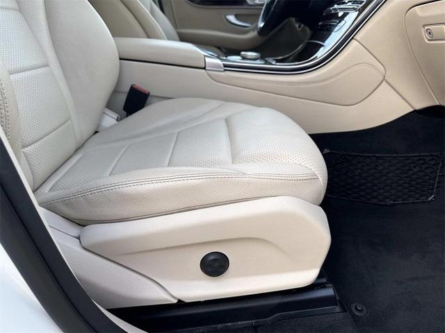 Photo of 2017 White Mercedes-Benz GLC 300