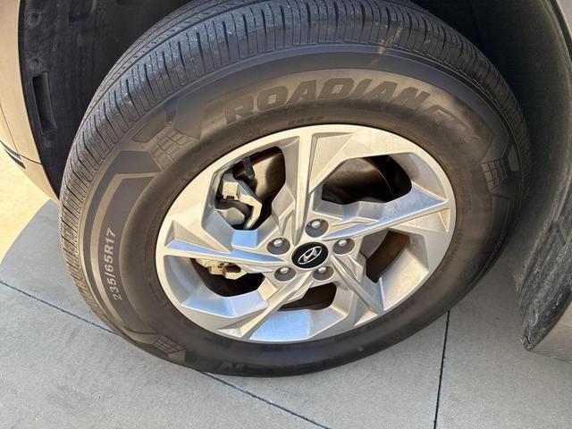 Photo of 2023 Phantom Black Hyundai TUCSON