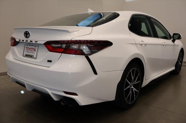 Photo of 2023 Ice Cap Toyota Camry