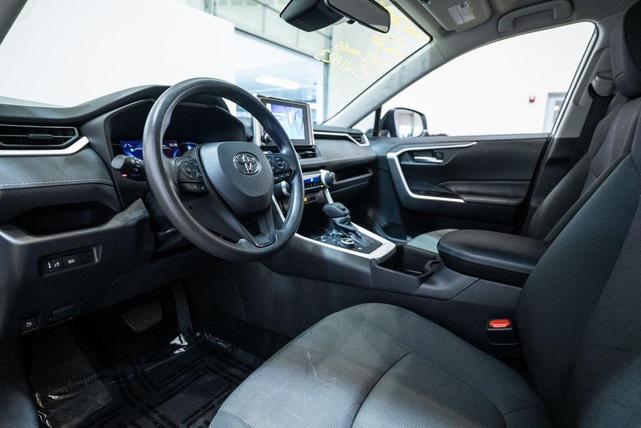 Photo of 2024 Ice Cap/Midnight Black Metallic Toyota RAV4 Hybrid
