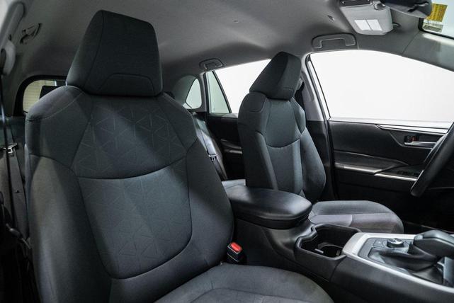Photo of 2024 Ice Cap/Midnight Black Metallic Toyota RAV4 Hybrid