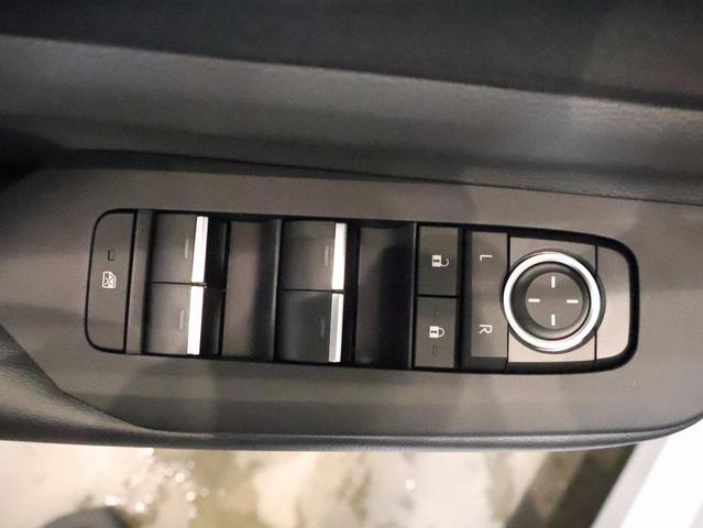 Photo of 2026 Pearl Toyota Prius