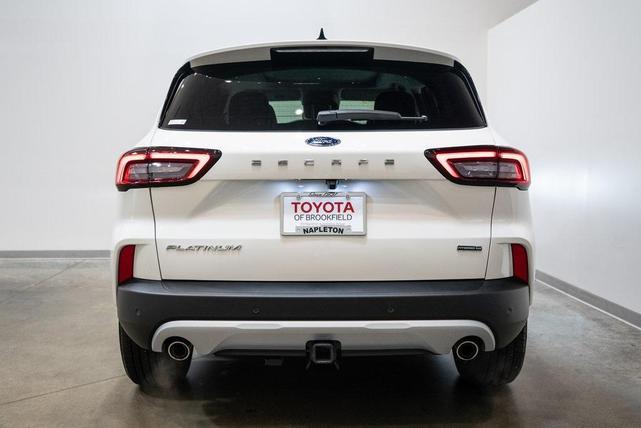 Photo of 2025 Star White Metallic Tri-Coat Ford Escape