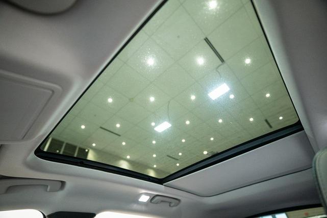 Photo of 2025 Star White Metallic Tri-Coat Ford Escape