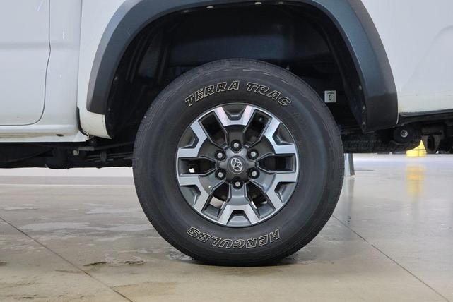 Photo of 2021 Super White Toyota Tacoma