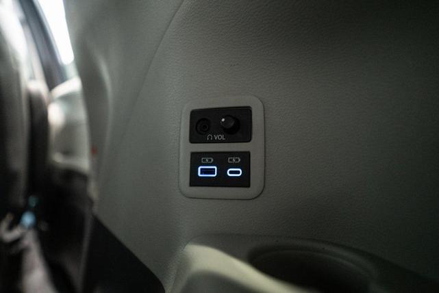 Photo of 2021 Predawn Gray Mica Toyota Sienna