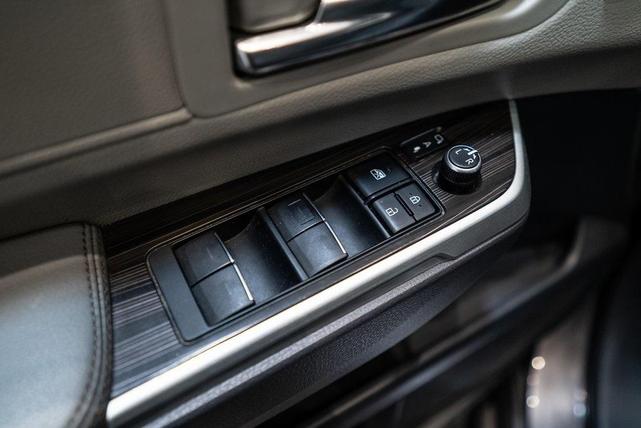 Photo of 2021 Predawn Gray Mica Toyota Sienna