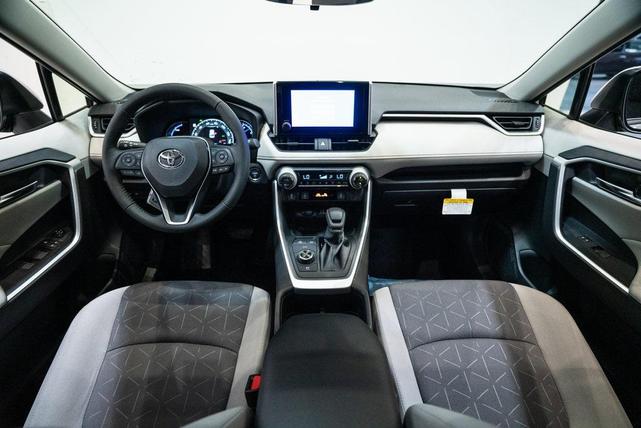 Photo of 2025 Silver Sky Metallic Toyota RAV4 Hybrid