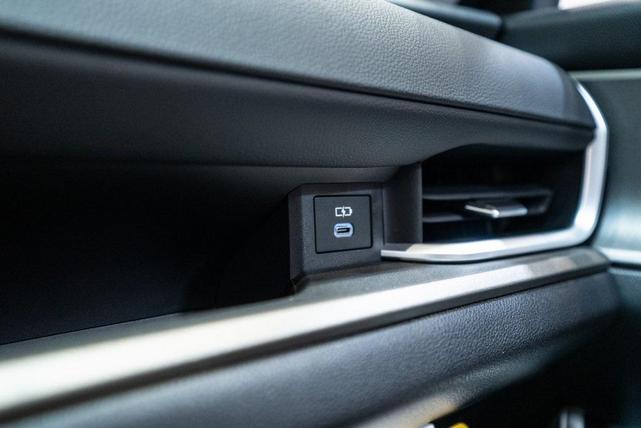 Photo of 2025 Pearl Toyota Grand Highlander