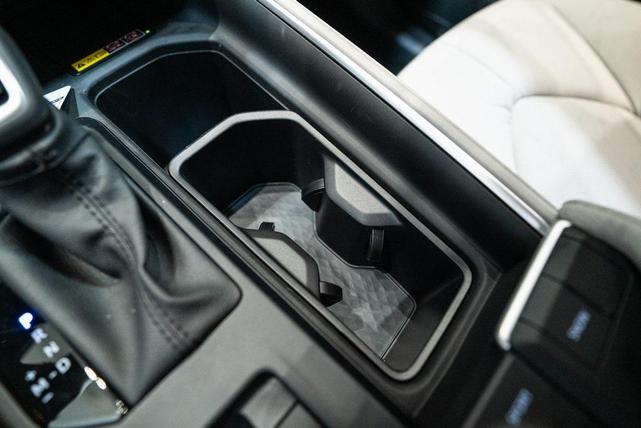 Photo of 2025 Pearl Toyota Grand Highlander