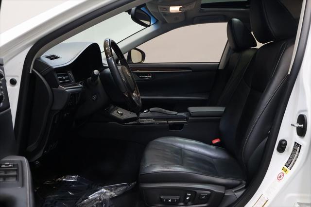 Photo of 2014 Starfire Pearl Lexus ES 350