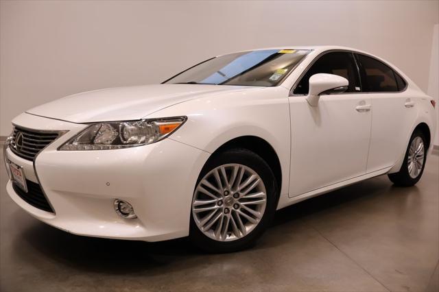 Photo of 2014 Starfire Pearl Lexus ES 350