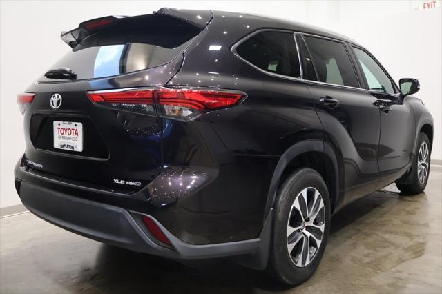 Photo of 2022 Opulent Amber Toyota Highlander