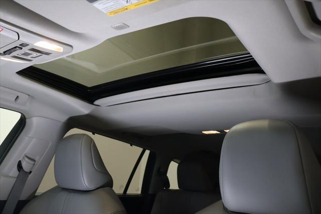 Photo of 2022 Opulent Amber Toyota Highlander