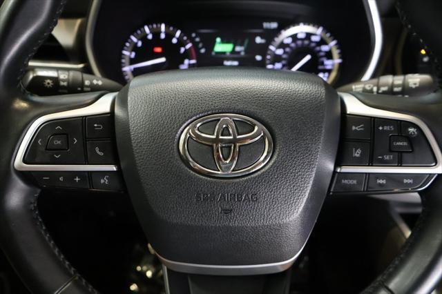 Photo of 2022 Opulent Amber Toyota Highlander