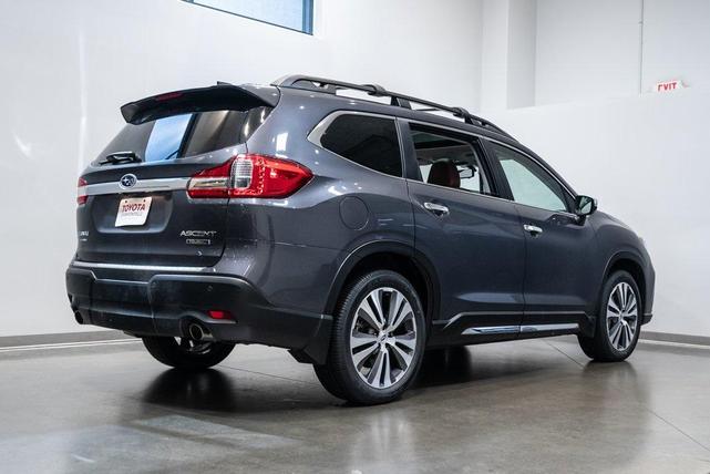 Photo of 2022 Magnetite Gray Metallic Subaru Ascent