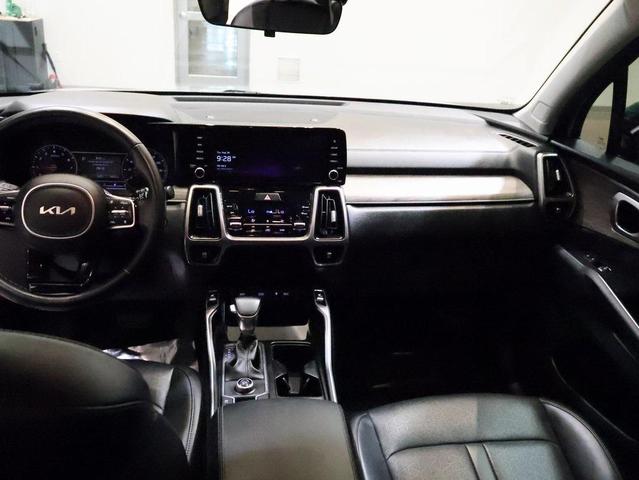 Photo of 2022 Wolf Gray Kia Sorento