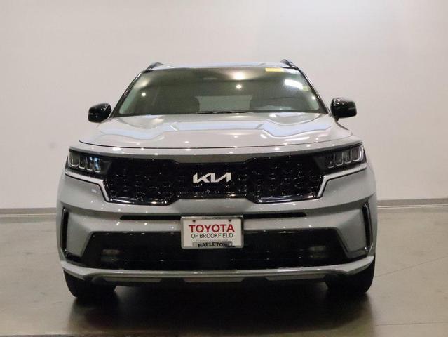 Photo of 2022 Wolf Gray Kia Sorento