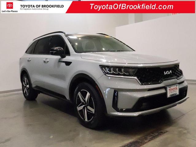 Photo of 2022 Wolf Gray Kia Sorento