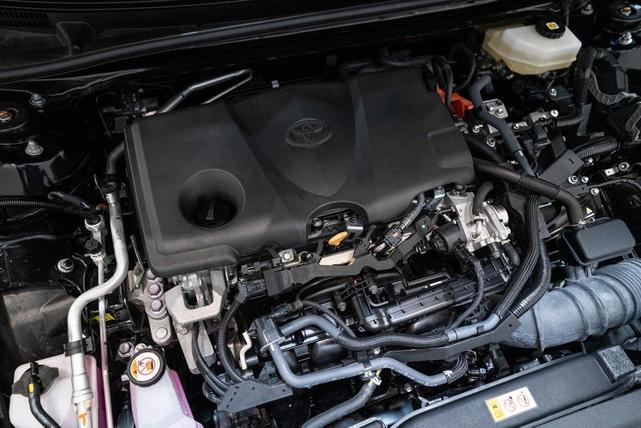 Photo of 2025 Midnight Black Metallic Toyota Camry