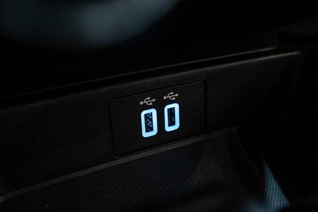 Photo of 2021 Cyber Orange Metallic Tricoat Ford Ranger