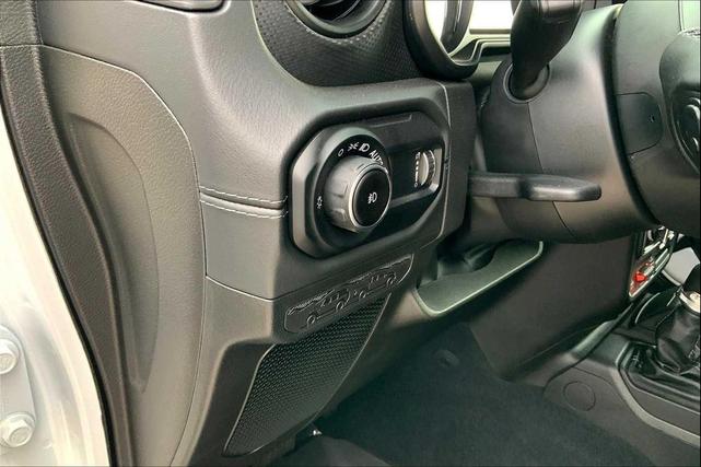 Photo of 2025 Bright White Clearcoat Jeep Wrangler