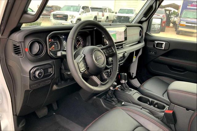 Photo of 2025 Bright White Clearcoat Jeep Wrangler