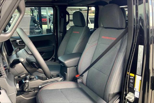 Photo of 2025 Black Clearcoat Jeep Gladiator