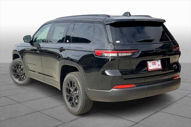 Photo of 2025 Diamond Black Crystal Pearlcoat Jeep Grand Cherokee L