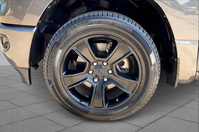 Photo of 2022 Granite Crystal Metallic Clearcoat RAM 1500