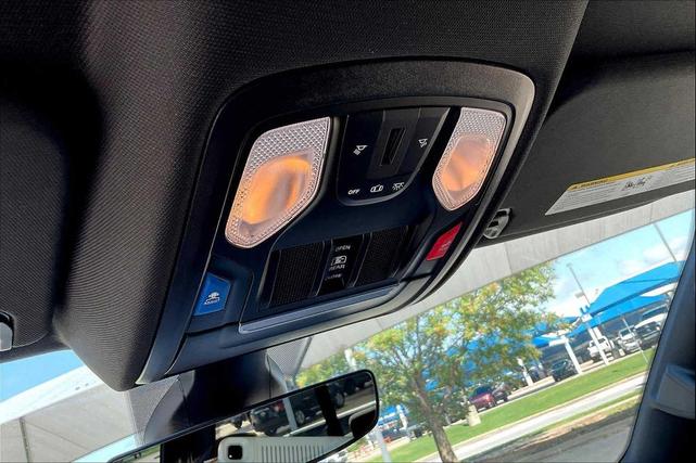 Photo of 2022 Granite Crystal Metallic Clearcoat RAM 1500