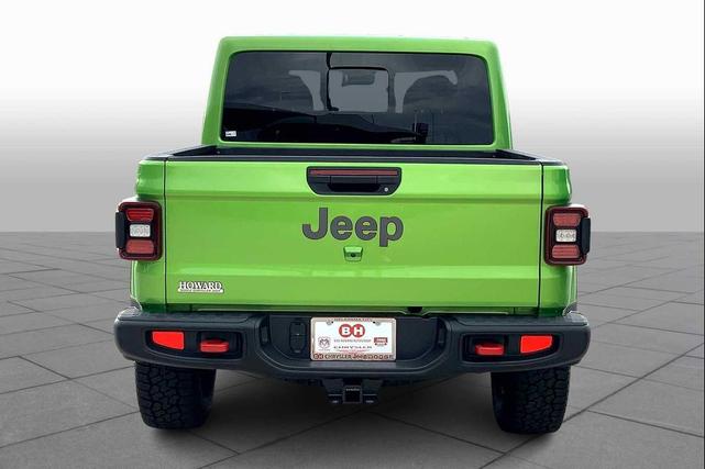 Photo of 2025 Green Jeep Gladiator
