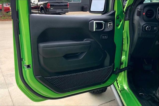 Photo of 2025 Green Jeep Gladiator