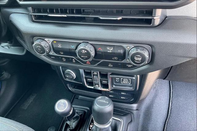 Photo of 2025 Blue Jeep Gladiator