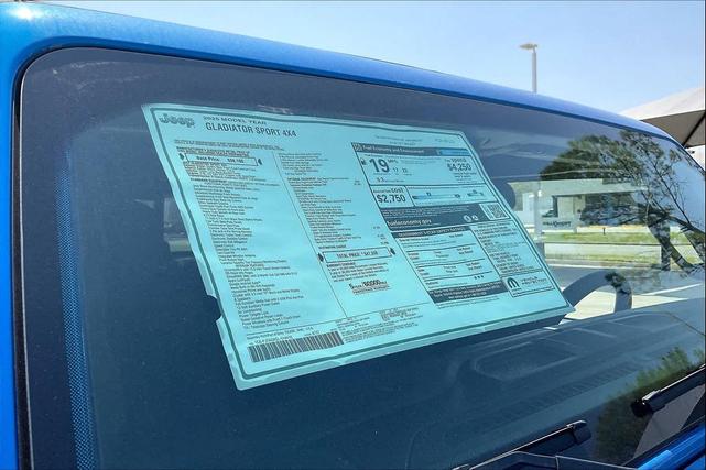 Photo of 2025 Blue Jeep Gladiator