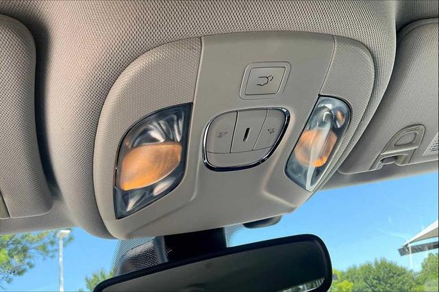 Photo of 2018 Laser Blue Pearlcoat Jeep Compass