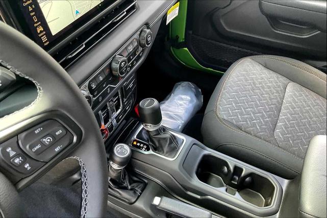 Photo of 2025 Green Jeep Gladiator