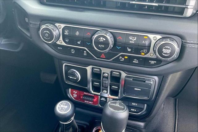 Photo of 2025 Green Jeep Gladiator