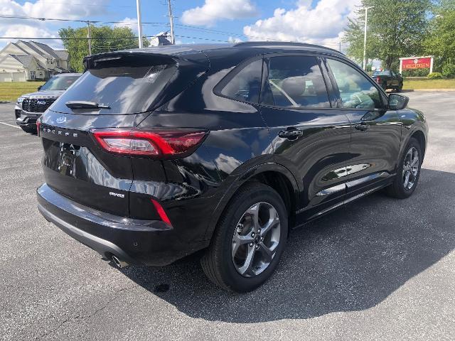 Photo of 2023 AGATE BLACK METALLIC Ford Escape