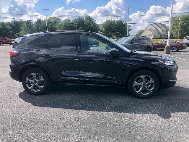 Photo of 2023 AGATE BLACK METALLIC Ford Escape
