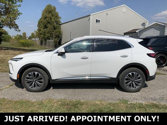 Photo of 2024 Summit White Buick Envision