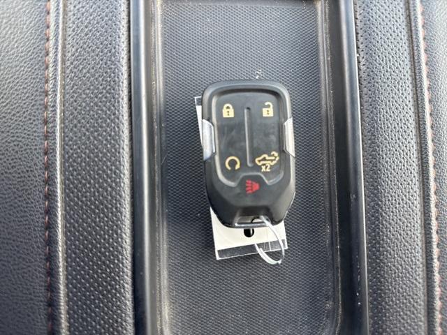 Photo of 2022 Summit White GMC Sierra 2500