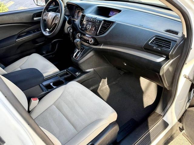 Photo of 2015 White Diamond Pearl Honda CR-V