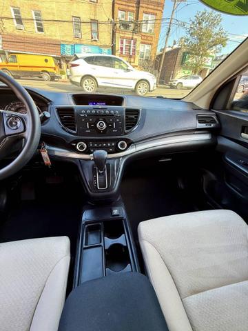 Photo of 2015 White Diamond Pearl Honda CR-V
