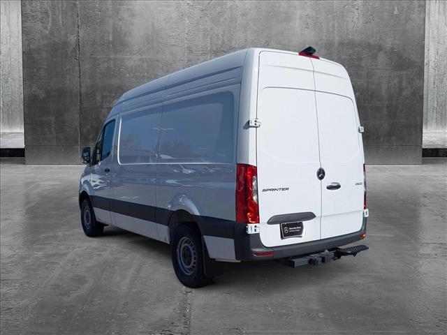 Photo of 2025 Arctic White Mercedes-Benz Sprinter 2500