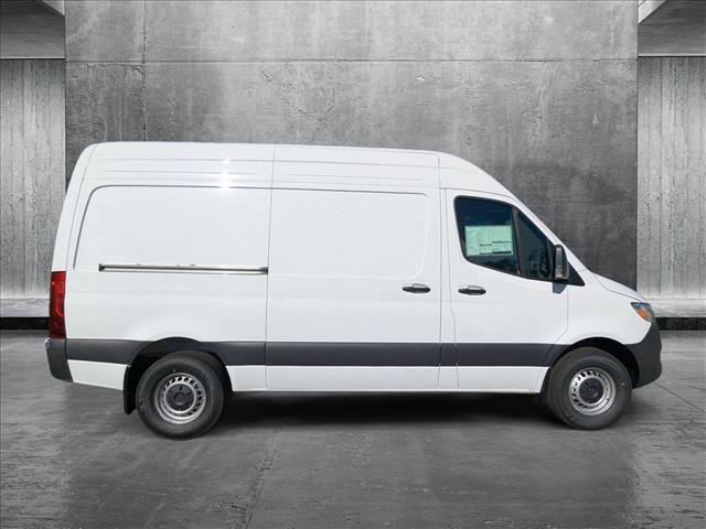 Photo of 2025 Arctic White Mercedes-Benz Sprinter 2500